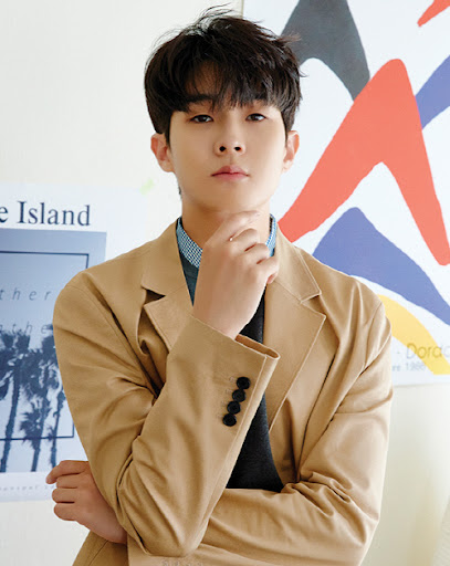 ประวัติชเวอูชิก (Choi Woo Shik) 최우식